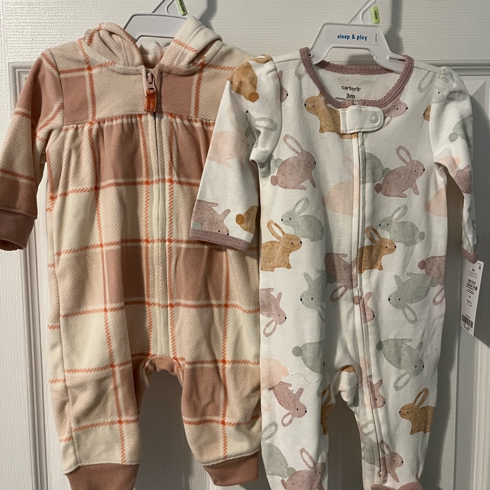 Carter’s PJ Set, zip up. Two pieces, 3 months.